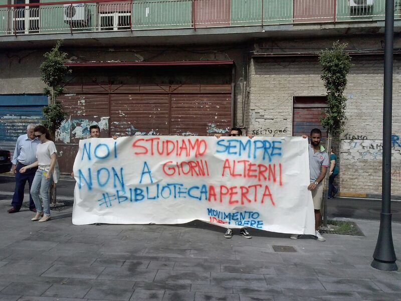 Giovedì 26 giugno  Sit-in pacifico in piazza Municipio, Afragola 